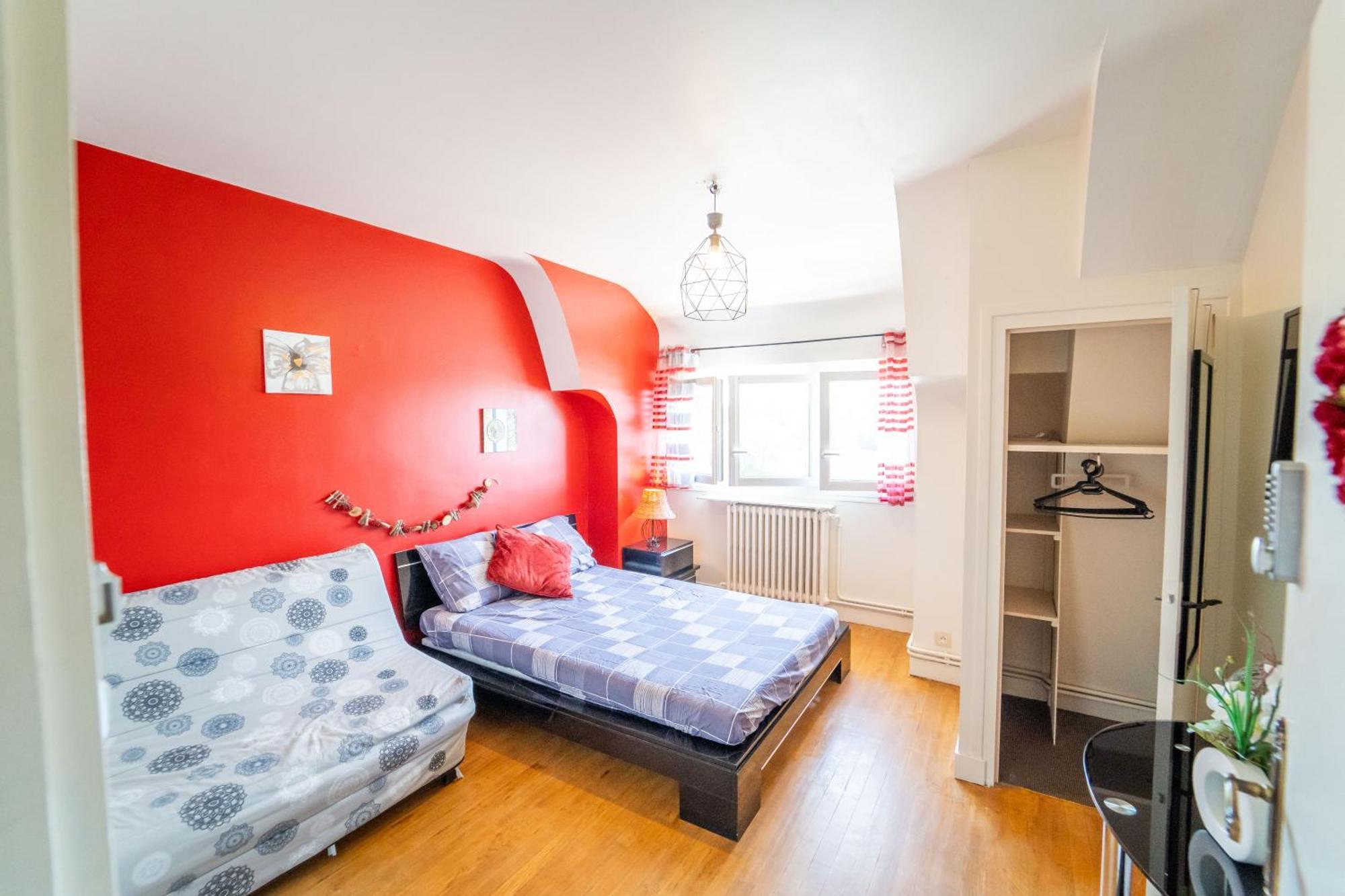 Appart 10Personnes Jardin Parkings Voitures Velos,10Min Centre Blois,40Min Zoo Beauval * Blois