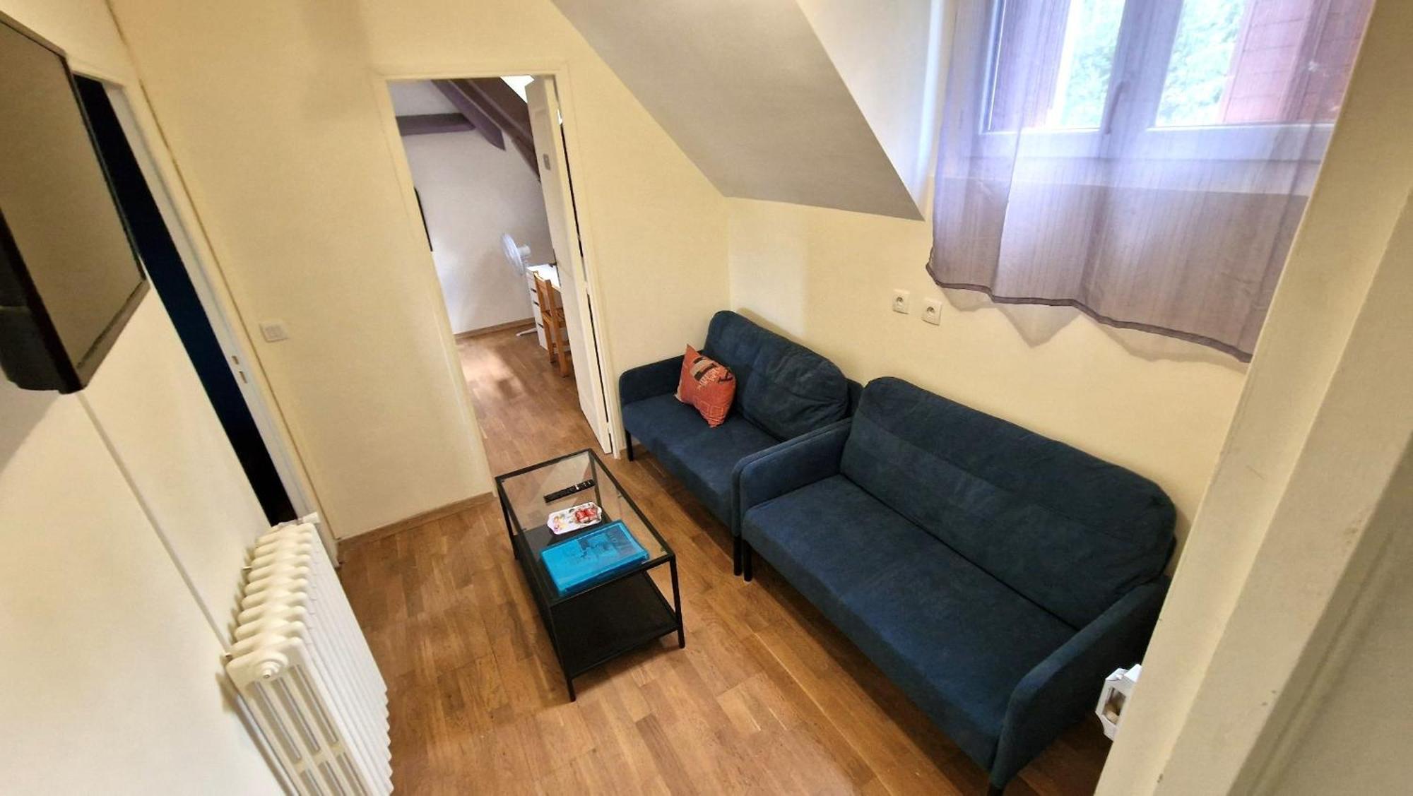 Appart 10Personnes Jardin Parkings Voitures Velos,10Min Centre Blois,40Min Zoo Beauval Apartment *